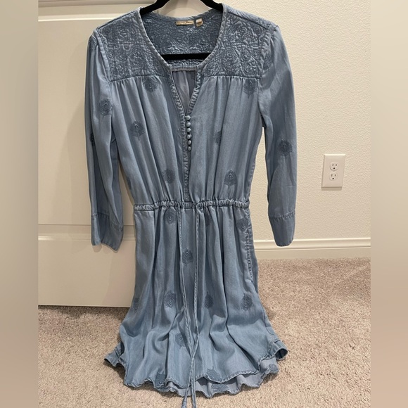 Holding Horses brand chambray dress tie waist embroidered,  size small. - Picture 11 of 14